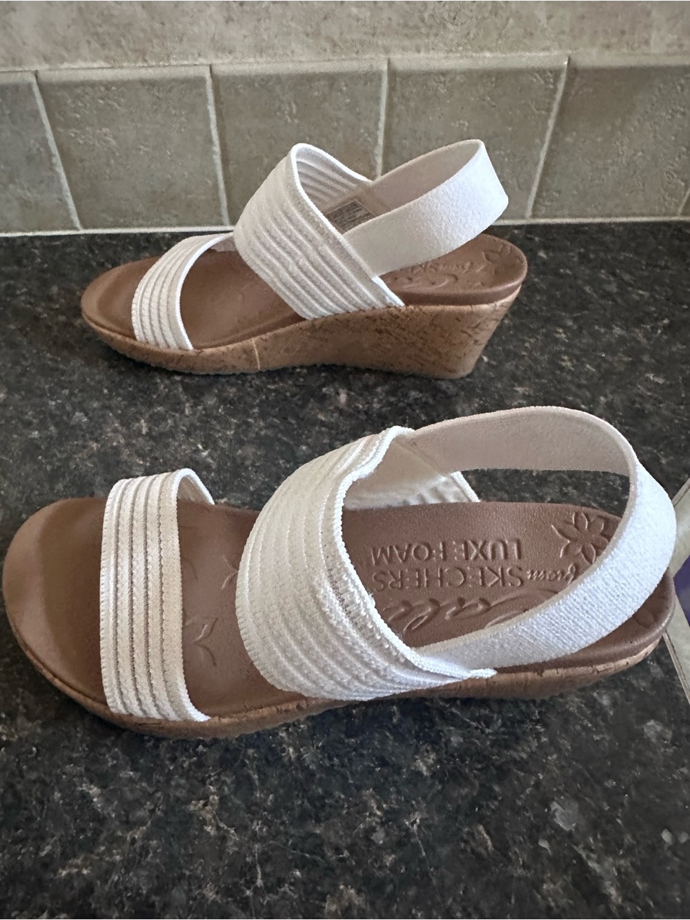 Sketchers Cali Luxe Foam Wedge Sandals - Picture 5 of 9